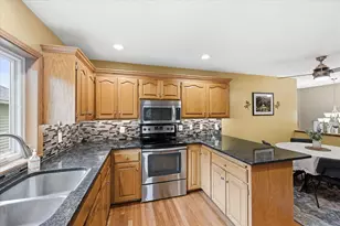 4658 Wildwood St, Eagan, MN 55122 - Photo 4