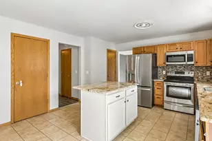 4926 Rusten Rd, Eagan, MN 55122 - Photo 16