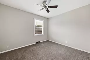 1004 Western Ave N, Saint Paul, MN 55117 - Photo 10