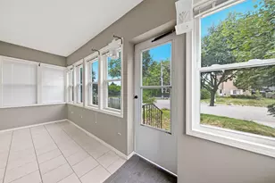 1004 Western Ave N, Saint Paul, MN 55117 - Photo 2