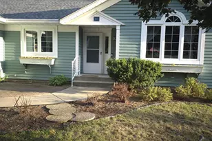 906 21st St SE, Saint Cloud, MN 56304 - Photo 2