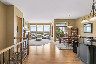 10102 Indigo Dr, Eden Prairie, MN 55347 - Photo 4