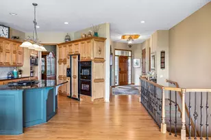 10102 Indigo Dr, Eden Prairie, MN 55347 - Photo 16