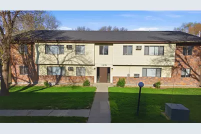 120 E 13th Street, Blue Earth, MN 56013 - Photo 2