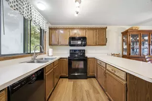 2830 32nd St S, Moorhead, MN 56560 - Photo 8