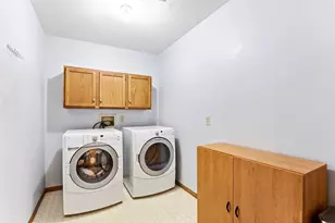 821 Ivy Ln, Eagan, MN 55123 - Photo 10