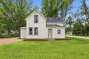 100 3rd Ave SE, New London, MN 56273 - Photo 1