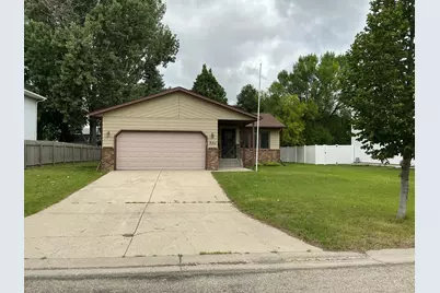 3511 13th Street S, Moorhead, MN 56560 - Photo 2
