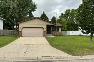 3511 13th St S, Moorhead, MN 56560 - Photo 2