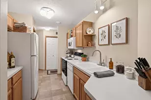 2407 Harvest Way, Chanhassen, MN 55317 - Photo 14