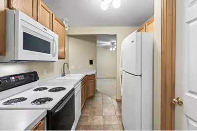 2407 Harvest Way, Chanhassen, MN 55317 - Photo 12