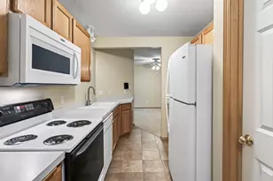2407 Harvest Way, Chanhassen, MN 55317 - Photo 12