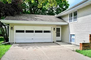 1775 Gilmore Ave, Winona, MN 55987 - Photo 2
