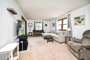 1775 Gilmore Ave, Winona, MN 55987 - Photo 4