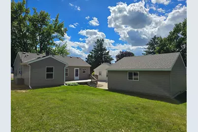 2011 Northwood Drive, North Saint Paul, MN 55109 - Photo 4