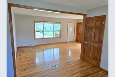 2011 Northwood Drive, North Saint Paul, MN 55109 - Photo 24