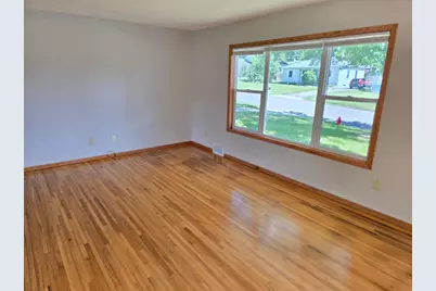 2011 Northwood Drive, North Saint Paul, MN 55109 - Photo 28