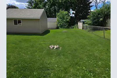 2011 Northwood Drive, North Saint Paul, MN 55109 - Photo 48