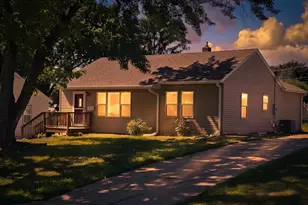 2011 Northwood Dr, North Saint Paul, MN 55109 - Photo 2