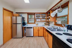 808 15th St N, Moorhead, MN 56560 - Photo 4