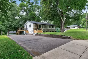3249 Scott Ave N, Golden Valley, MN 55422 - Photo 2