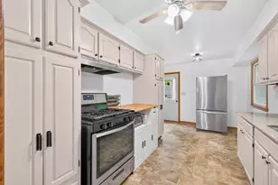 3249 Scott Ave N, Golden Valley, MN 55422 - Photo 8