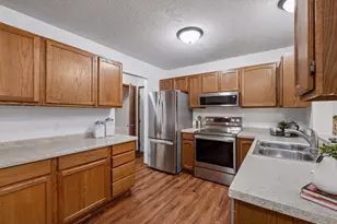 5524 W 137th St, Savage, MN 55378 - Photo 4