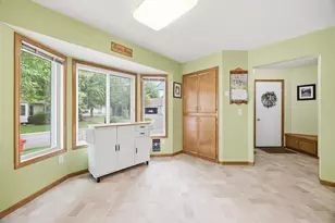 14118 Essex Ln, Apple Valley, MN 55124 - Photo 4