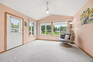 14118 Essex Ln, Apple Valley, MN 55124 - Photo 8
