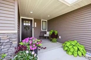 126 Detroit Ave SE, Hutchinson, MN 55350 - Photo 2