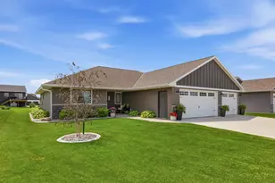 126 Detroit Ave SE, Hutchinson, MN 55350 - Photo 28