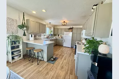 208 Jacobs Way NE, Bemidji, MN 56601 - Photo 2