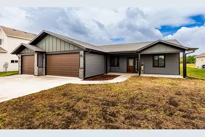 4712 Hampton Loop S, Moorhead, MN 56560 - Photo 2