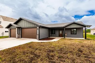 4712 Hampton Loop S, Moorhead, MN 56560 - Photo 2