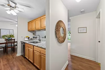 2800 Hamline Avenue N #102, Roseville, MN 55113 - Photo 8