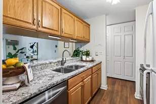 2800 Hamline Ave N, Roseville, MN 55113 - Photo 2