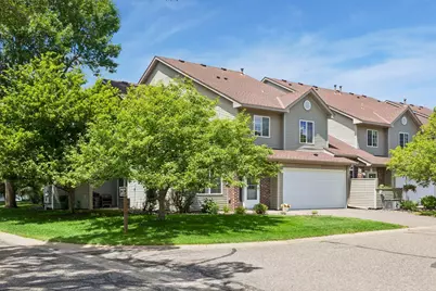 2331 Oakridge Circle, Hudson, WI 54016 - Photo 2