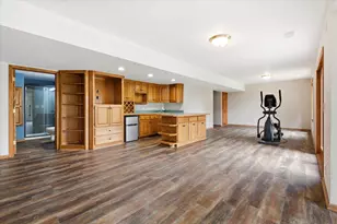 5900 Otter Ridge Cir, White Bear Lake, MN 55110 - Photo 32