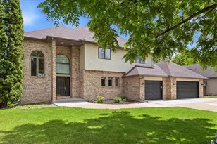 5900 Otter Ridge Cir, White Bear Lake, MN 55110 - Photo 2