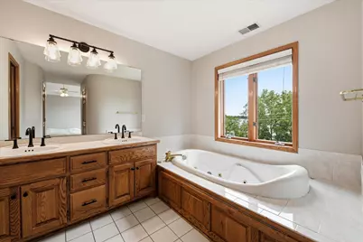 5900 Otter Ridge Circle, White Bear Lake, MN 55110 - Photo 24