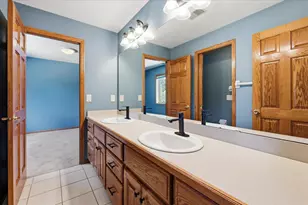 5900 Otter Ridge Cir, White Bear Lake, MN 55110 - Photo 28