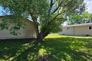 610 16th St E, International Falls, MN 56649 - Photo 2