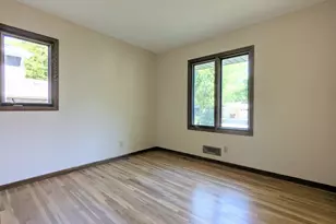 6065 Oakwood Rd, Woodbury, MN 55125 - Photo 12