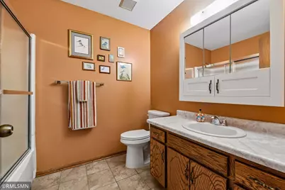 1016 Bluff Pointe Drive, Chaska, MN 55318 - Photo 24