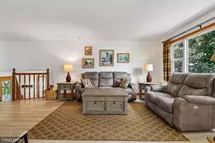 1016 Bluff Pointe Dr, Chaska, MN 55318 - Photo 8