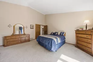 650 Bridle Ridge Rd, Eagan, MN 55123 - Photo 10