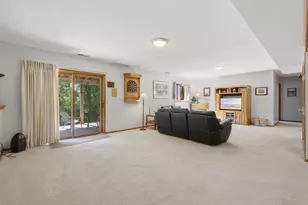 650 Bridle Ridge Rd, Eagan, MN 55123 - Photo 16