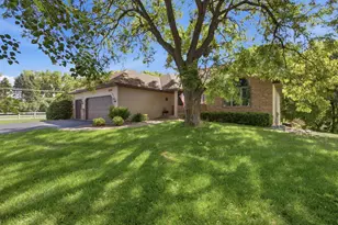 650 Bridle Ridge Rd, Eagan, MN 55123 - Photo 32