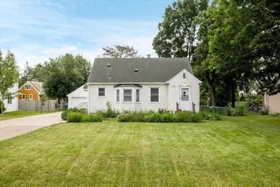 2476 Stillwater Road E, Maplewood, MN 55119 - Photo 2