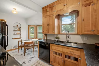 2476 Stillwater Road E, Maplewood, MN 55119 - Photo 4